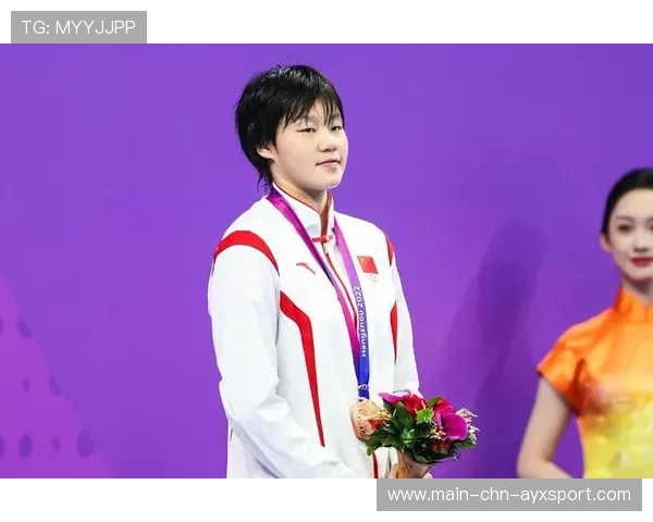 中国游泳队再出天才少女，400米自由泳破亚洲纪录