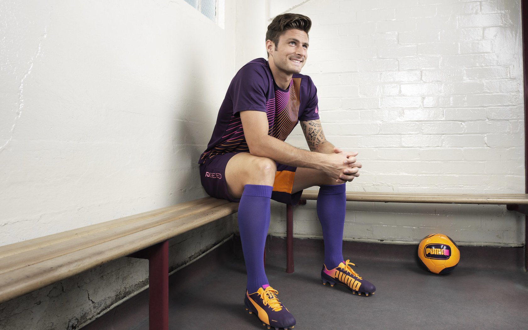 “球迷盛宴：中超主场观众席严阵以待”，中超现场观众人数统计